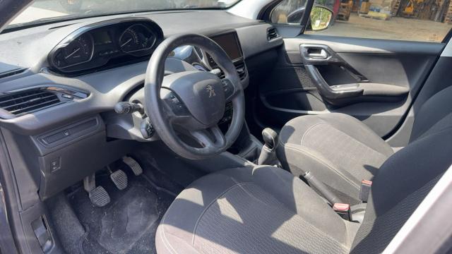 Peugeot 208 image 3