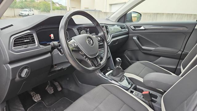 Volkswagen T-Roc image 3