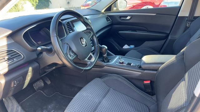 Renault Talisman Estate image 2