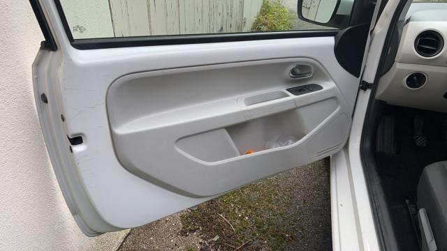 Volkswagen Up! image 2