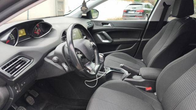 Peugeot 308 image 9