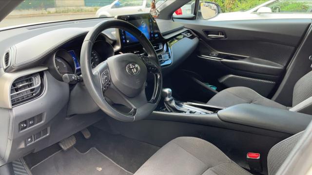 Toyota C-Hr image 2