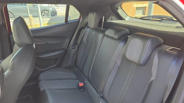 Peugeot 2008 image 1