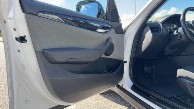 Bmw X1 image 2