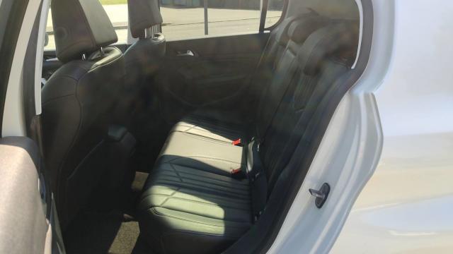 Peugeot 308 image 9