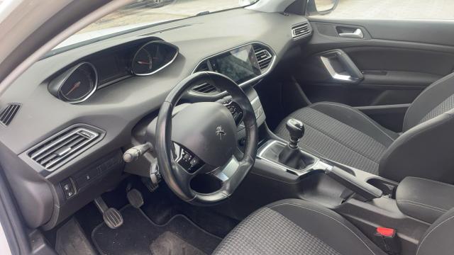 Peugeot 308 image 1