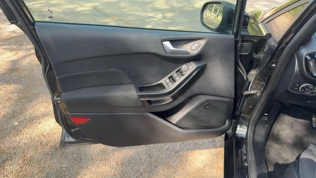 Ford Fiesta image 9