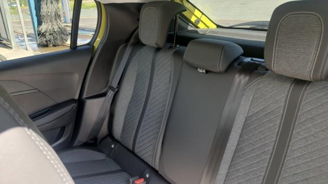 Peugeot 208 image 8