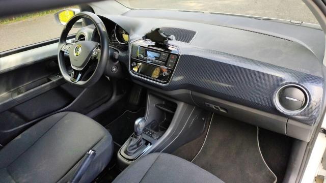 Volkswagen Up! image 3