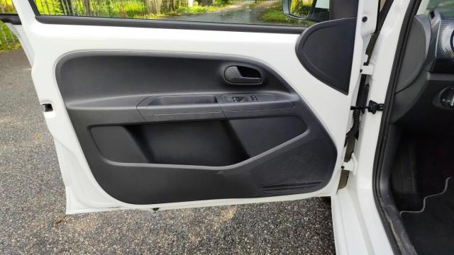 Volkswagen Up! image 9