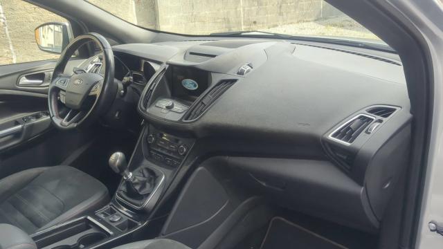 Ford Kuga image 7