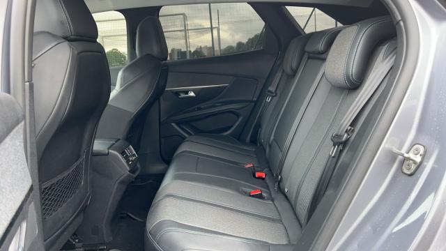 Peugeot 3008 image 3