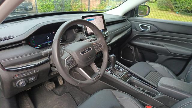 Jeep Compass image 2