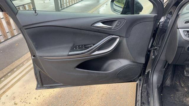 Opel Astra image 8