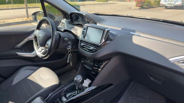 Peugeot 2008 image 1