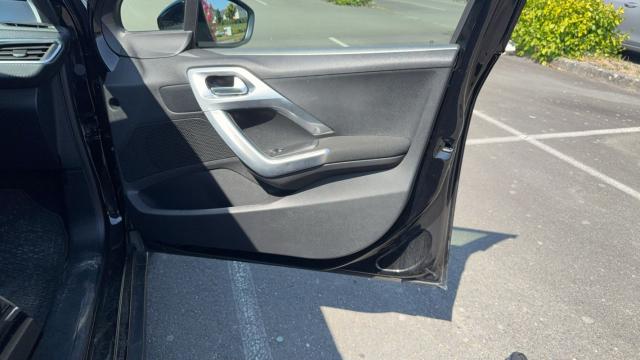 Peugeot 2008 image 6