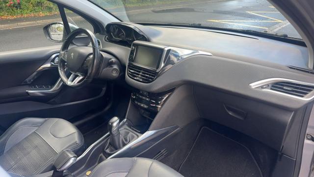 Peugeot 2008 image 5