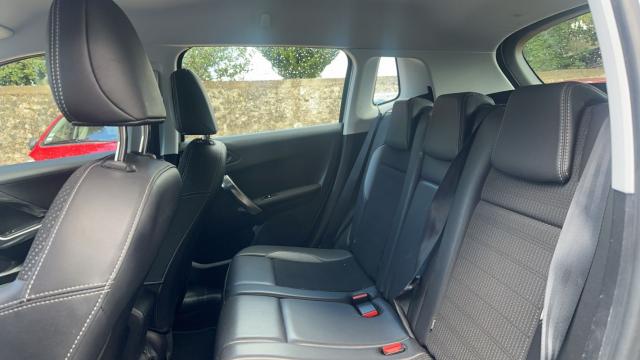 Peugeot 2008 image 3