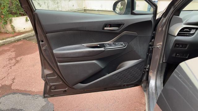 Toyota C-Hr image 3