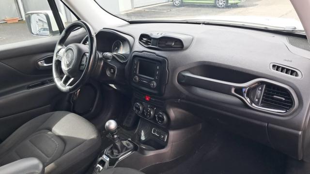 Jeep Renegade image 3