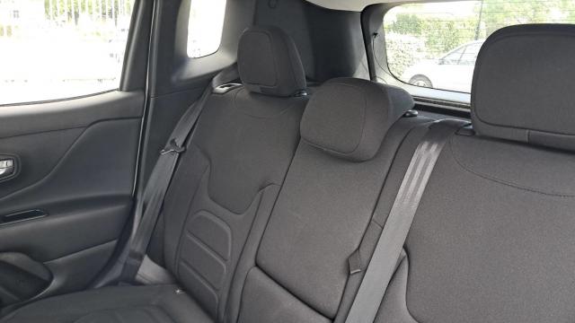 Jeep Renegade image 5