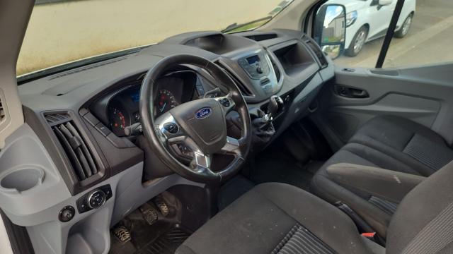 Ford Transit image 8