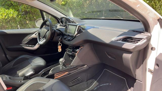 Peugeot 2008 image 7