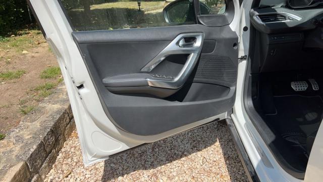 Peugeot 2008 image 1