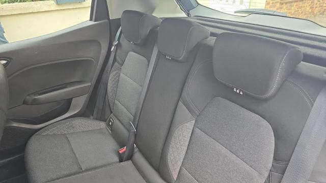 Renault Clio image 2