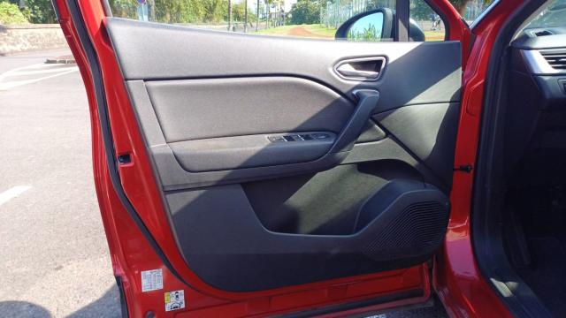Renault Captur image 1