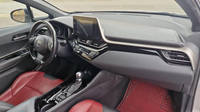 Toyota C-Hr image 7