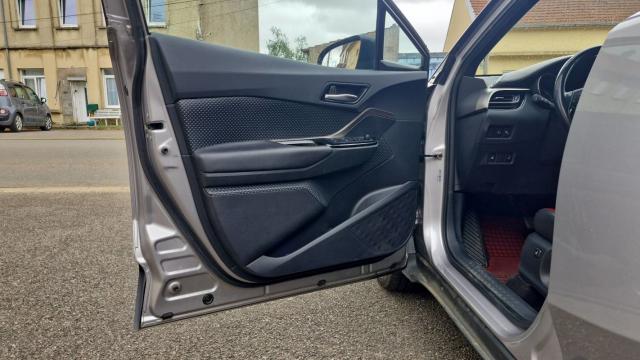 Toyota C-Hr image 5