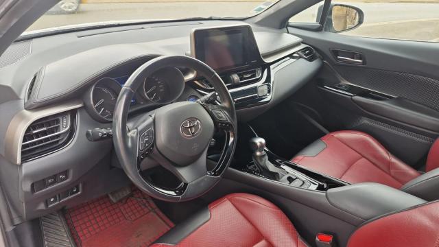 Toyota C-Hr image 2