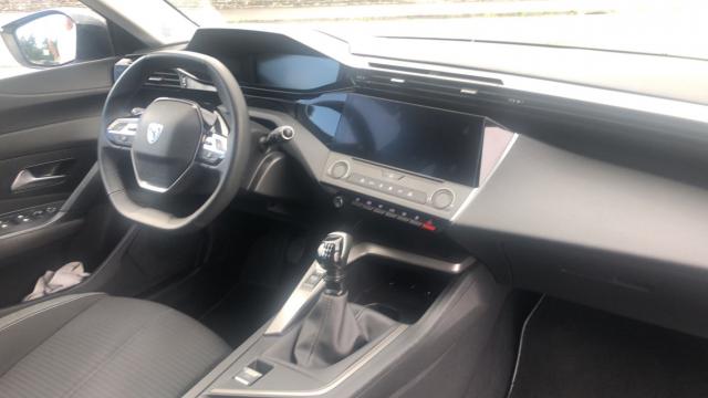 Peugeot 308 image 9