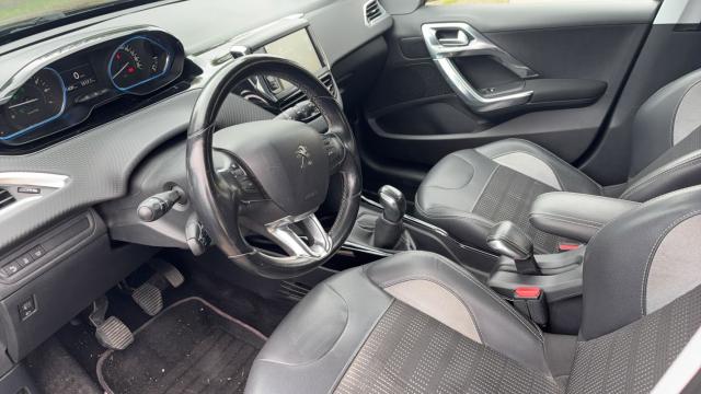 Peugeot 2008 image 8