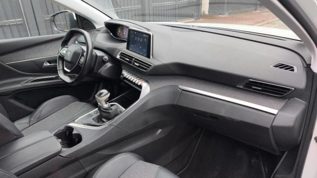 Peugeot 5008 image 6