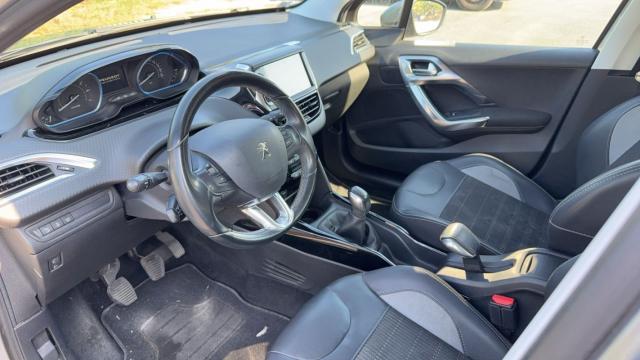 Peugeot 2008 image 3