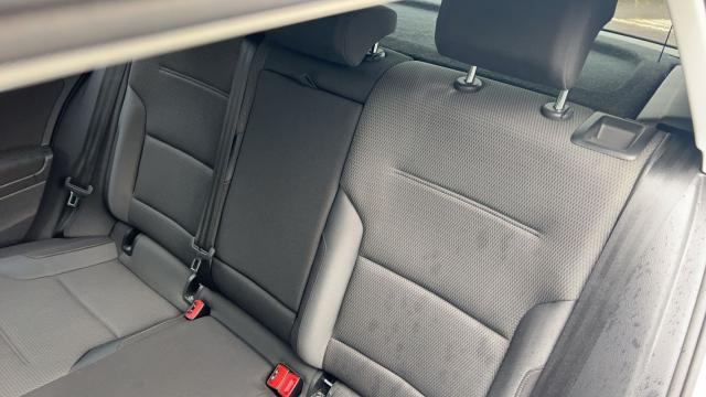 Volkswagen Golf image 6