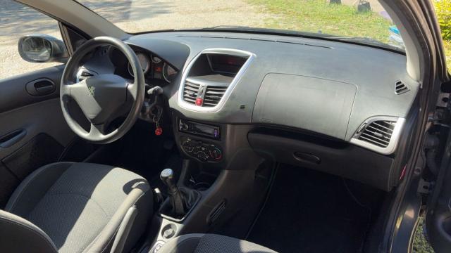 Peugeot 206+ image 9