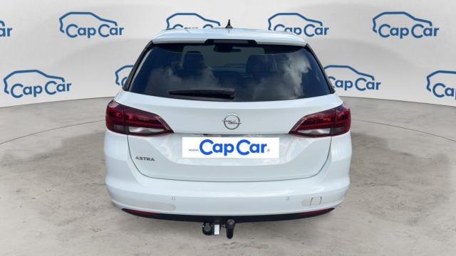 Opel Astra Sports Tourer image 8
