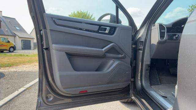 Porsche Cayenne Coupé image 2