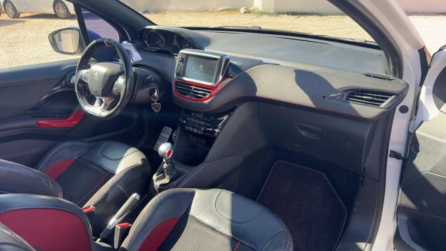 Peugeot 208 image 8