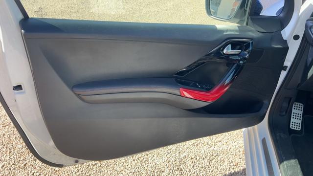 Peugeot 208 image 5