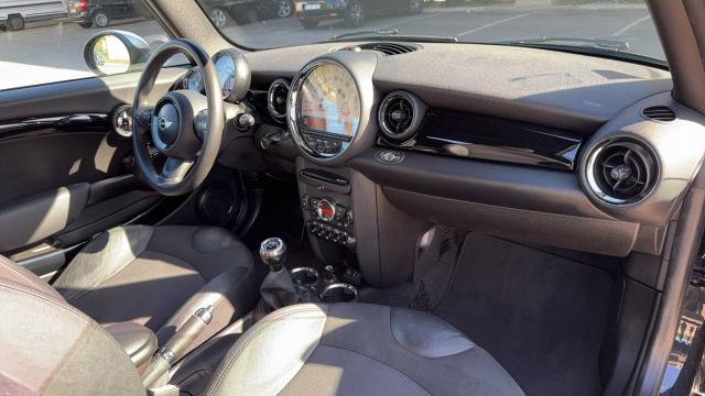 Mini Cabrio image 1