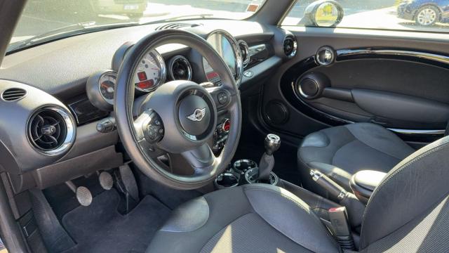 Mini Cabrio image 6