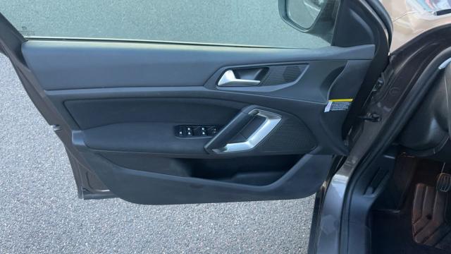 Peugeot 308 image 7