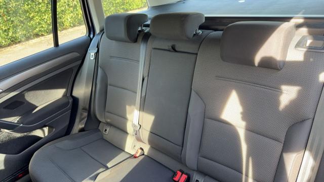 Volkswagen Golf Sw image 2