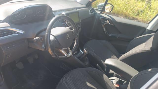Peugeot 208 image 7