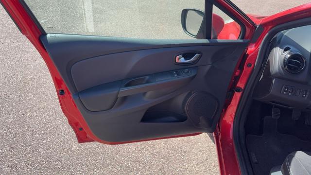 Renault Clio Estate image 1