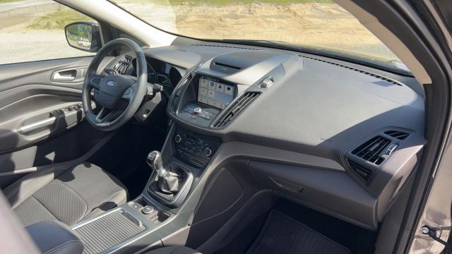 Ford Kuga image 9